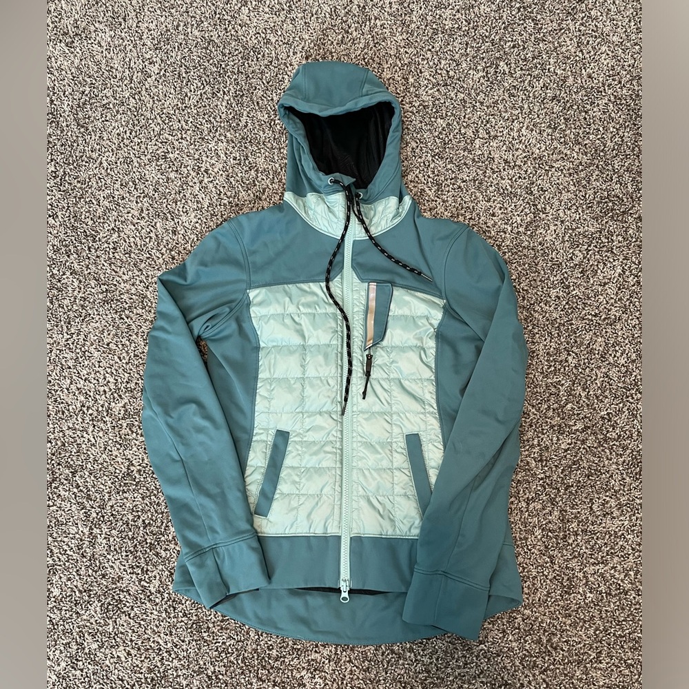 Pearl Izumi Versa quilted hybrid jacket. Women’s small. Good condition.